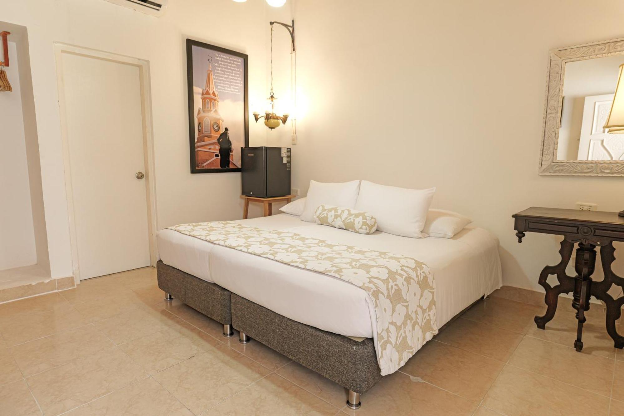 Hotel Kartaxa Cartagène Extérieur photo